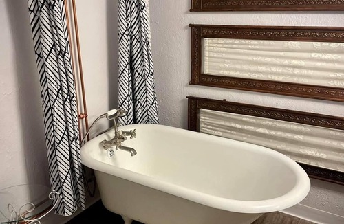 Sedalia Apartment | Cozy Basement Apartment