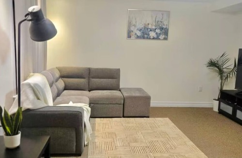 Lower Sackville House | Cozy Basement Suite