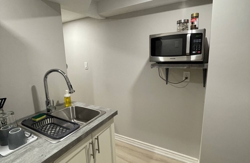 Whitby Apartment | Cozy Basement in Whitby