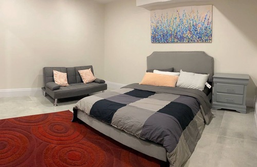 LaSalle Apartment | Cozy Basement luxoriou appartment
