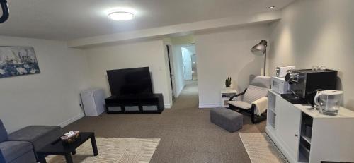 Lower Sackville House | Cozy Basement Suite