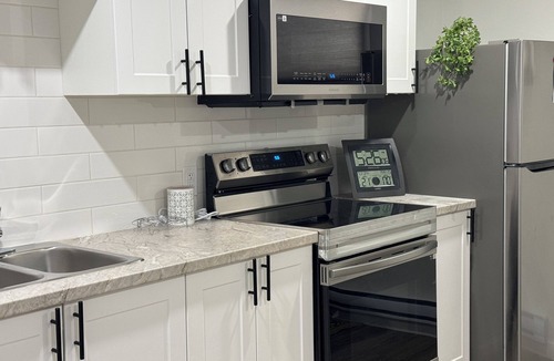 Regina House | Cozy Basement Suite