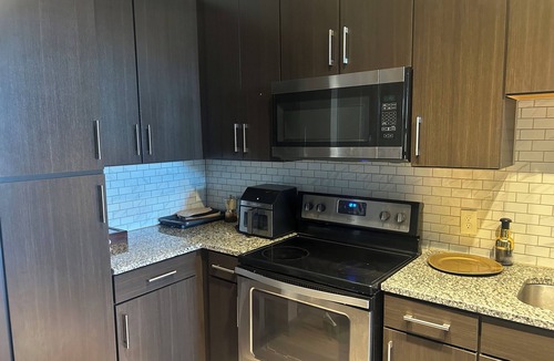 Loring Heights Apartment | Cozy basic 1 bedroom apartment in charming Atlanta with AC ,laundry & gym access