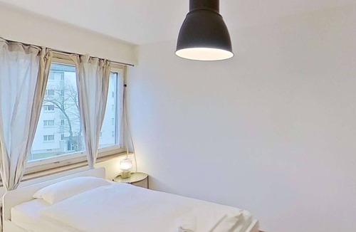 Meilen District Apartment | Cozy & Basic 4-Bedroom Stay Near Zurich
