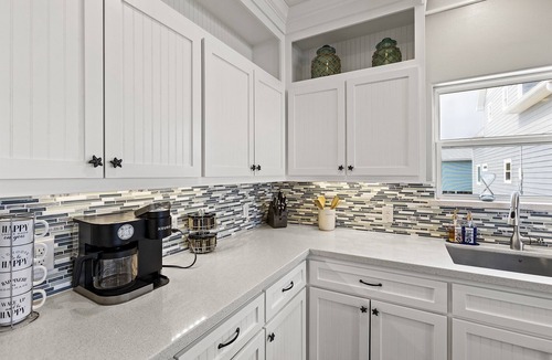 San Leon House | Cozy Bay House w/Heated Spool + Pier