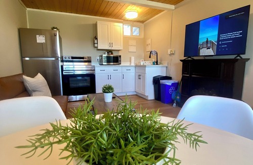 Bluewater Apartment | Cozy Bayfield Retreat Pool & Hot Tub 15min to Grand Bend Lake Huron Nearby