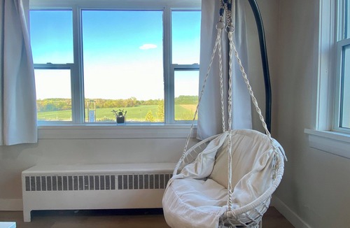 Bluewater Apartment | Cozy Bayfield Retreat Pool & Hot Tub 15min to Grand Bend Lake Huron Nearby