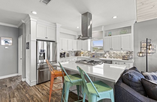 San Leon House | Cozy Bayfront Combo House w/Hot Tub + Private Pier