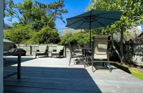 Ocean Beach House | Cozy Beach Bungalow-midway between beach and town