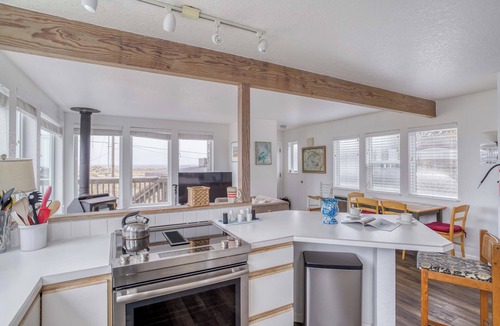 Manzanita House | Cozy Beach Castle has Panoramic Views, Wrap-Around Deck With Ocean Views!