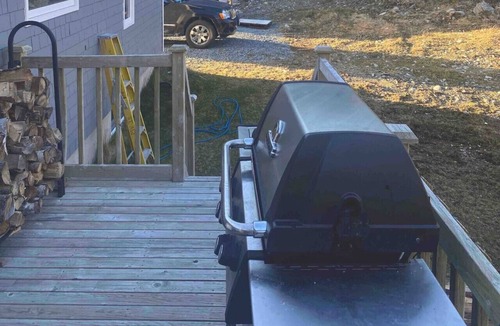 Queens House | Cozy Beach Cottage on the Atlantic.