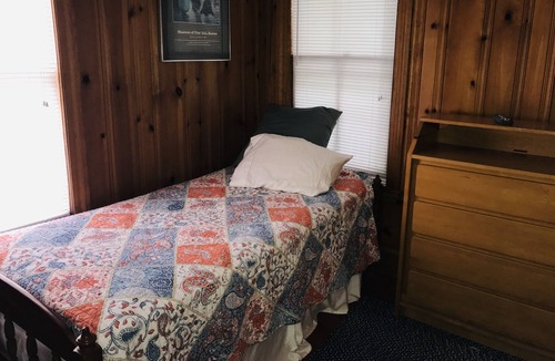 Waveland House | Cozy Beach Cottage..