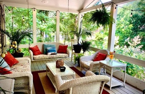 Shorewood-Tower Hills-Harbert Cottage | Cozy Beach Cottage, Walk to the Lake!