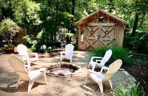 Shorewood-Tower Hills-Harbert Cottage | Cozy Beach Cottage, Walk to the Lake!