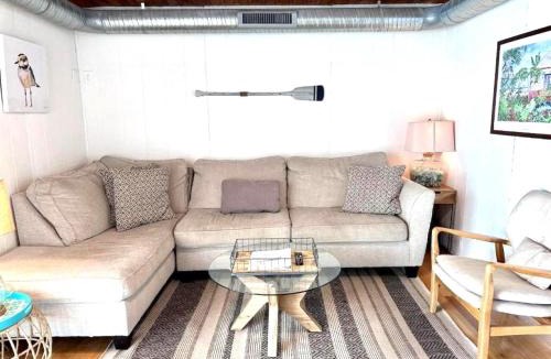 Momauguin House | Cozy Beach - Direct Waterfront!