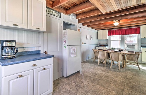 Old Lyme Cottage | Cozy Beach Front Cottage in Hawk's Nest