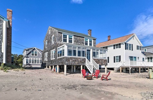 Old Lyme Cottage | Cozy Beach Front Cottage in Hawk's Nest