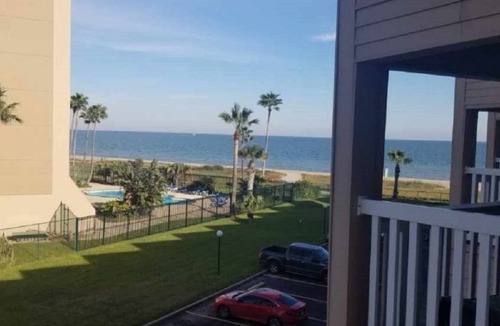 North Beach Condo | Cozy Beach Front Condo