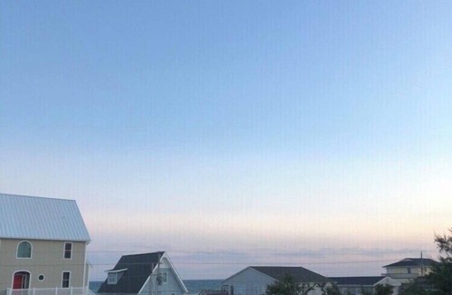 Emerald Isle Cottage | Cozy Beach Getaway With a View! Refreshed for 2025!