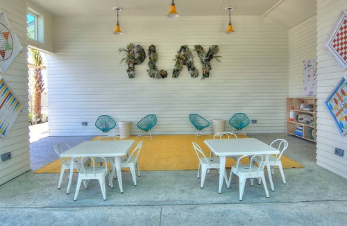 Port Aransas Cabin | Cozy beach home w. heated pool