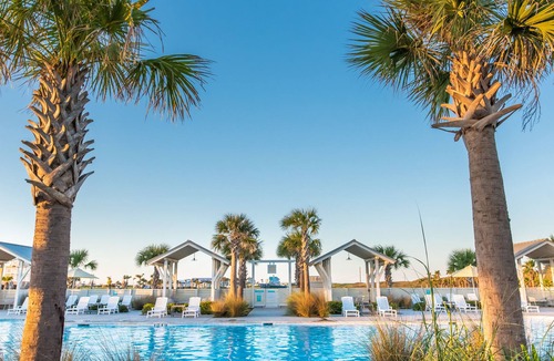 Port Aransas Cabin | Cozy beach home w. heated pool