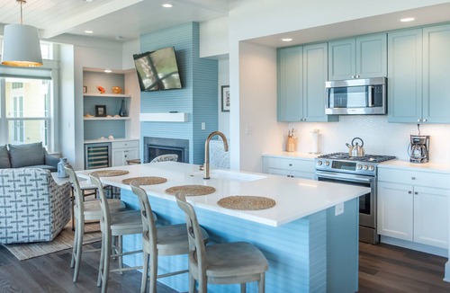 Port Aransas Cabin | Cozy beach home w. heated pool