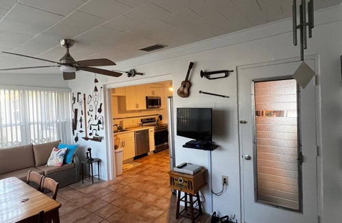 Ocean Breeze Estates House | Cozy Beach House Oasis