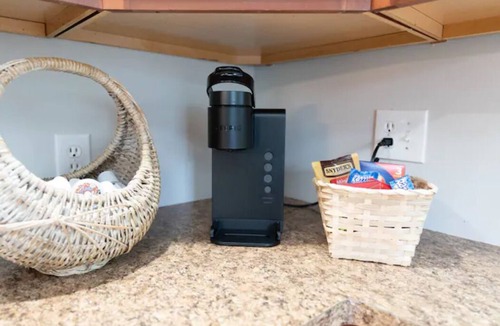 West Irondequoit House | Cozy beach house