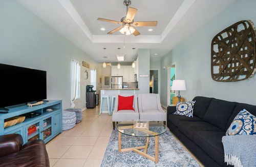 Crystal Beach Cottage | Cozy Beach Retreat on Bolivar Peninsula