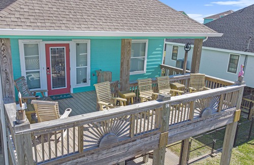 Crystal Beach Cottage | Cozy Beach Retreat on Bolivar Peninsula