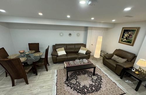 The Beaches House | Cozy Beach Retreat. Close to Great Restaurants