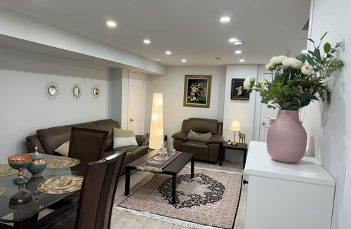 The Beaches House | Cozy Beach Retreat. Close to Great Restaurants