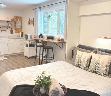 Whitewater Region Apartment | Cozy Beachburg Apartment Fire Pit and Privacy