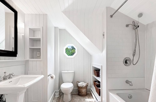 Roseway Cottage | Cozy beachfront cottage. Pet friendly!