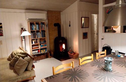 Hoensinge House | Cozy Beachfront Cottage