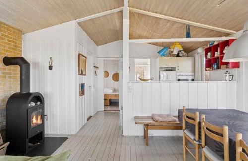Hoensinge House | Cozy Beachfront Cottage