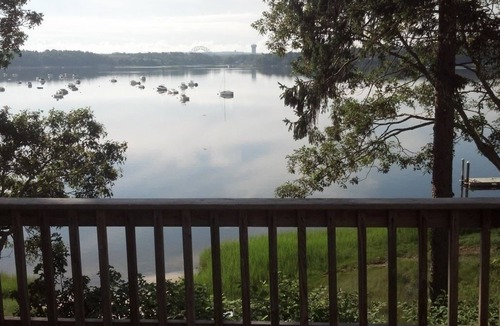 Buzzards Bay Cottage | Cozy Beachfront home w/amazing views.