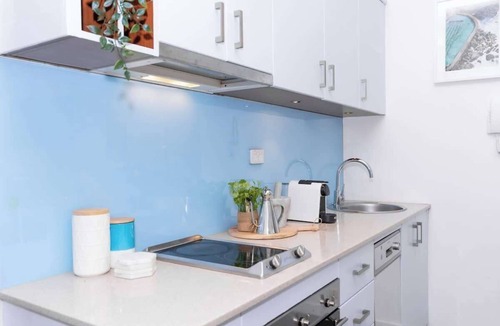 North Bondi Apartment | Cozy beachfront studio with aircon