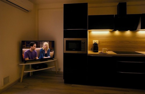 La Jetee Apartment | Cozy Beachside Stay – A/C, Wi-Fi, Comfort & Calm