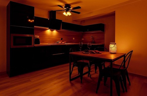 La Jetee Apartment | Cozy Beachside Stay – A/C, Wi-Fi, Comfort & Calm