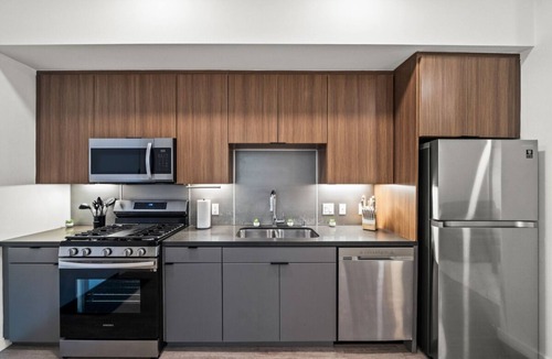 West Gateway Apartment | Cozy Beachside Escape/Great Views