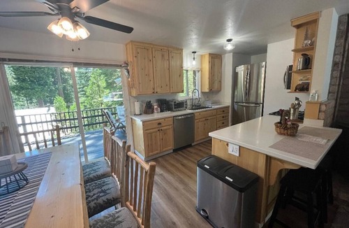 Long Barn Cabin | Cozy Bear cabin in Long Barn