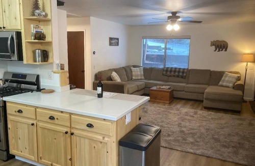 Long Barn Cabin | Cozy Bear cabin in Long Barn