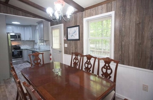 Lake Ariel House | Cozy Bear Hideaway 🐻