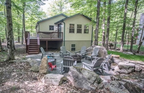 Lake Ariel House | Cozy Bear Hideaway 🐻