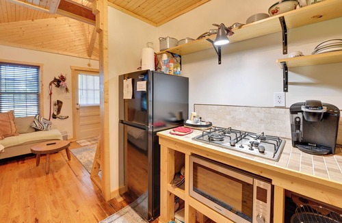 Heidelberg Cabin | Cozy Beattyville Cabin w/Fire Pit