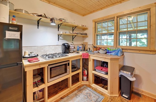 Heidelberg Cabin | Cozy Beattyville Cabin w/Fire Pit