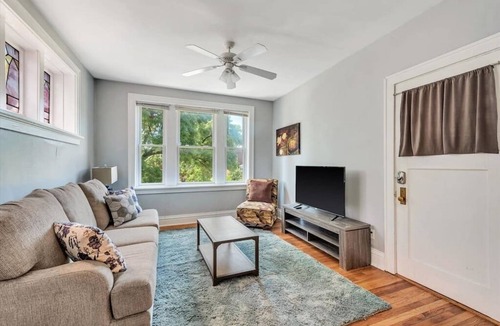 Southwest Garden House | Cozy, Beautiful, Second Floor Unit in Tower Grove STL 2E