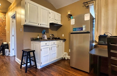 Niagara Falls Apartment | cozy BEDROOM close to the Fallsn