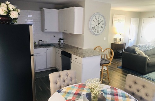 Newnan House | Cozy Belk Road Bungalow, Cleaning Fee included in rate!
